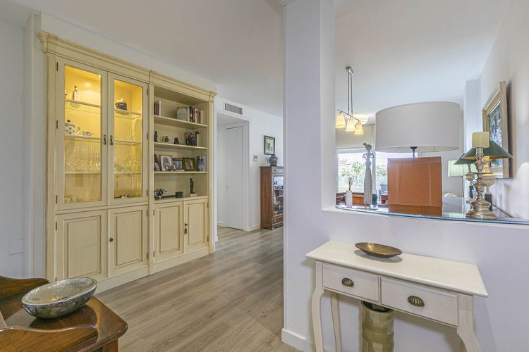 Apartment | Resale in La Campana in La Campana, Costa del Sol - Photo 2