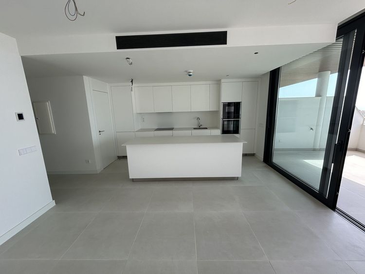 Apartment | Resale in Fuengirola in Fuengirola Others, Costa del Sol - Photo 2