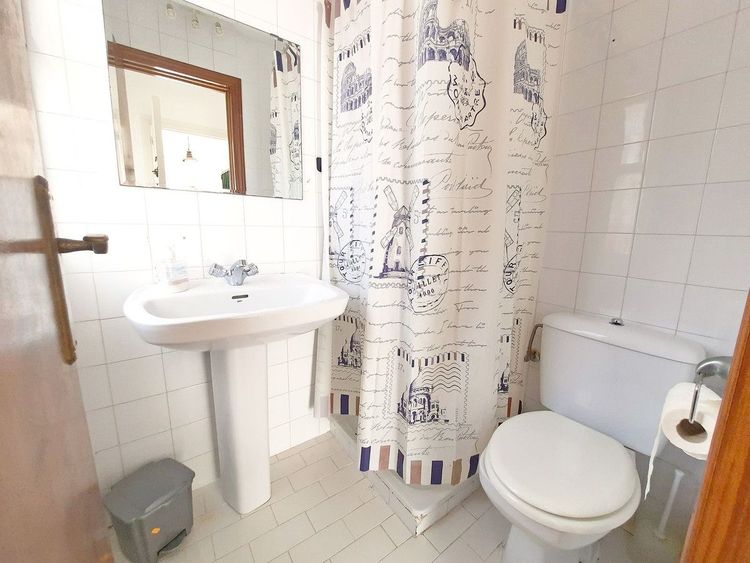 House | Resale in Las Lagunas in Las Lagunas, Costa del Sol - Photo 4