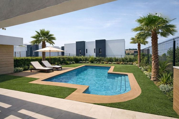 House | Resale in Estepona in Estepona, Costa del Sol - Photo 2