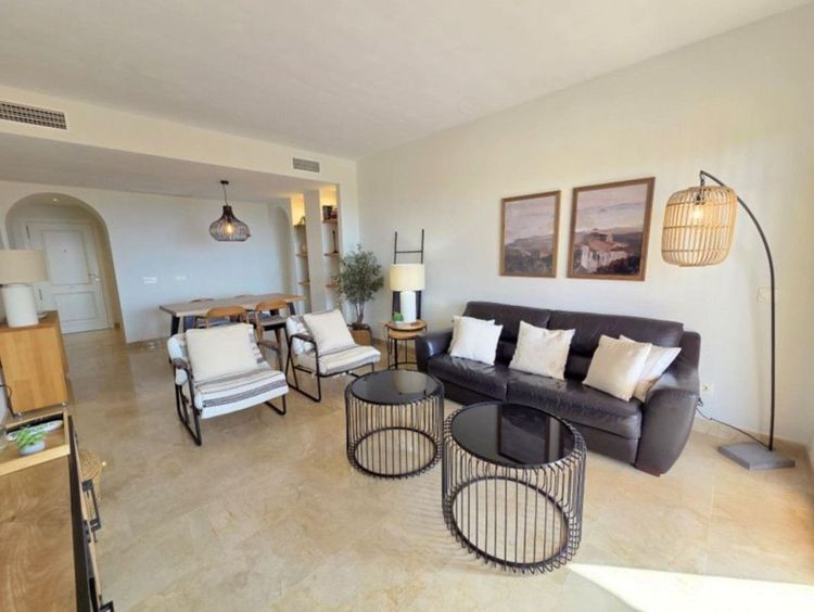 Apartment | Resale in La Duquesa in La Duquesa, Costa del Sol - Photo 4