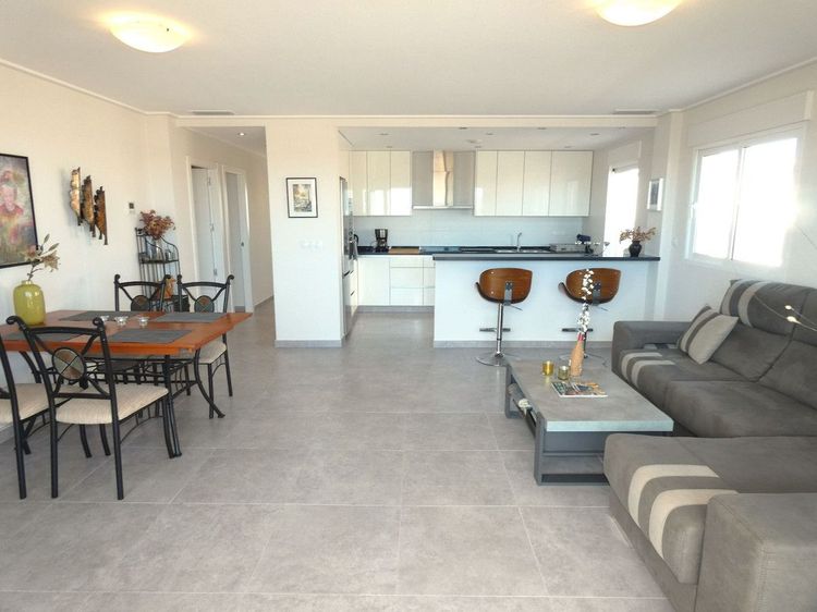 Apartment | Resale in Punta Prima in Punta Prima, Costa Blanca - Photo 4