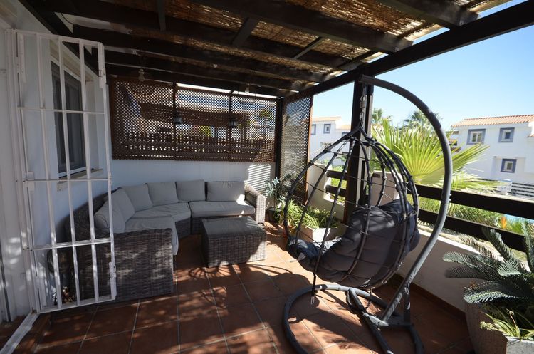 Apartment | Resale in La Duquesa in La Duquesa, Costa del Sol - Photo 2