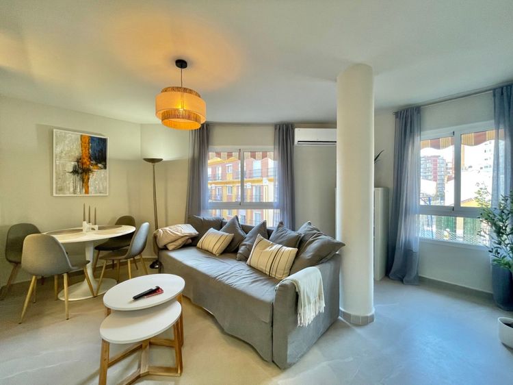 Apartment | Resale in Málaga in Málaga, Costa del Sol - Photo 2