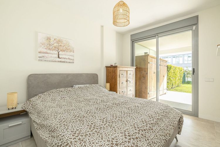 Apartment | Resale in Estepona in Estepona, Costa del Sol - Photo 5