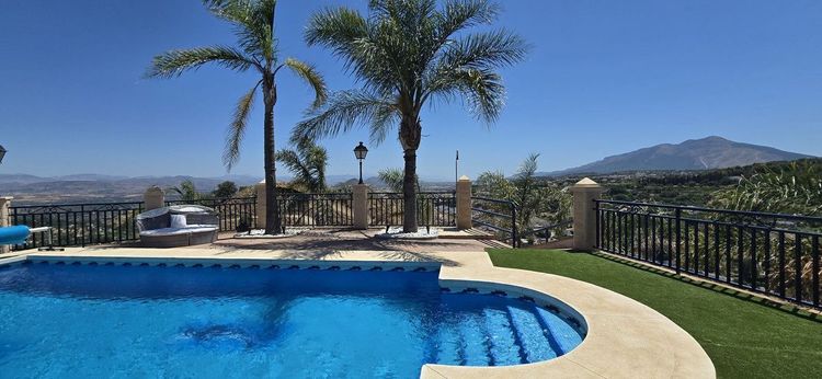 House | Resale in Coín in Coín, Costa del Sol - Photo 5