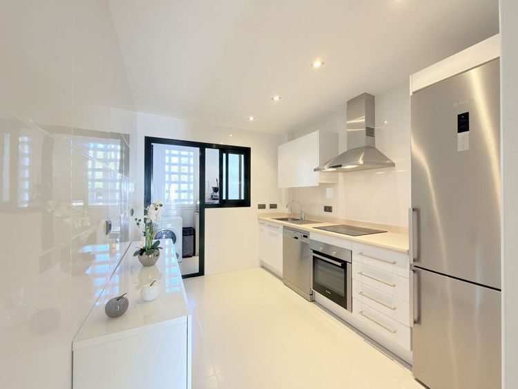 Apartment | Resale in Casares Playa in Casares Playa, Costa del Sol - Photo 4