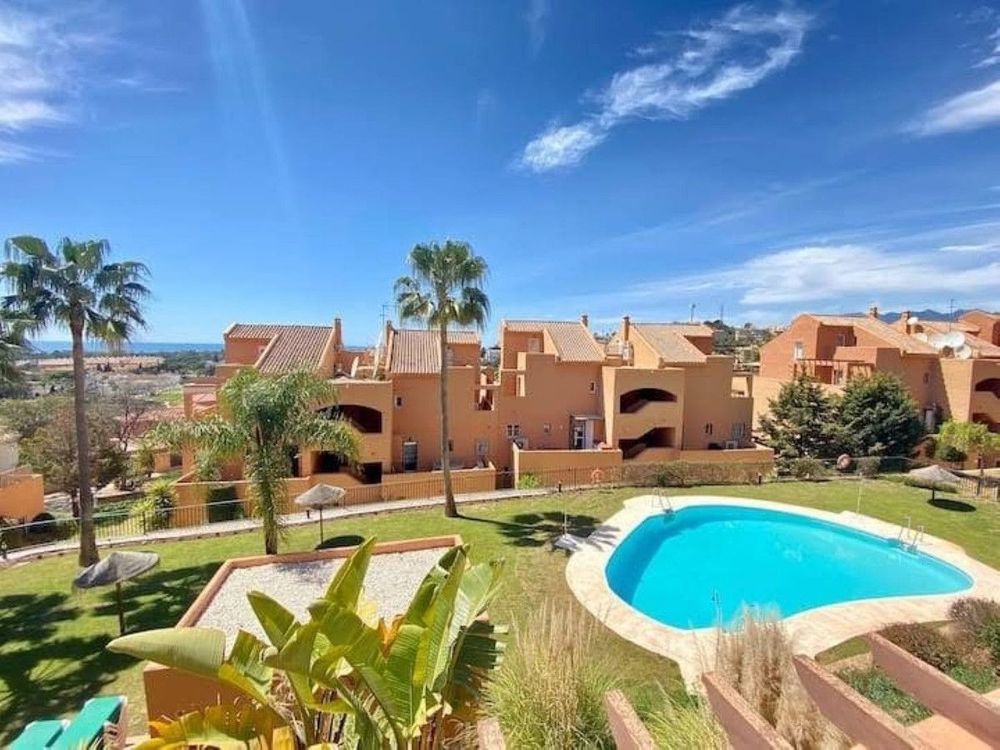 Apartment | Resale in Elviria in Elviria, Costa del Sol - Main property photo