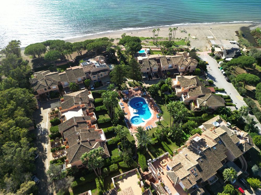 Penthouse | Resale in Estepona in Estepona, Costa del Sol - Main property photo