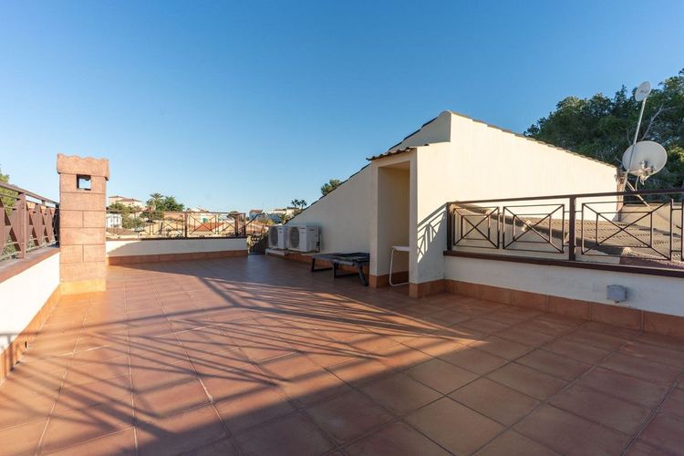 House | Resale in Los Balcones in Los Balcones, Costa Blanca - Photo 5