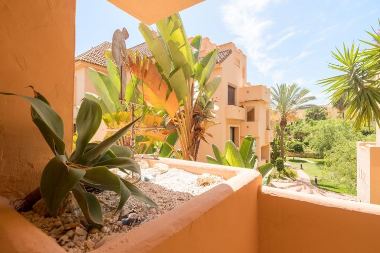 Apartment | Resale in La Duquesa in La Duquesa, Costa del Sol - Photo 4