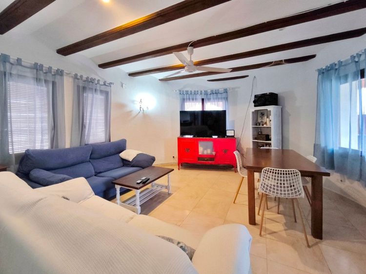 House | Resale in Denia in Denia, Costa Blanca - Photo 5