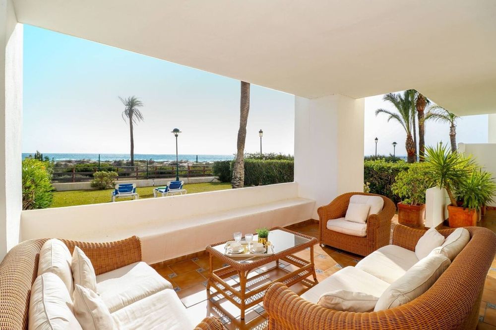 Apartment | Resale in Los Monteros in Los Monteros, Costa del Sol - Main property photo