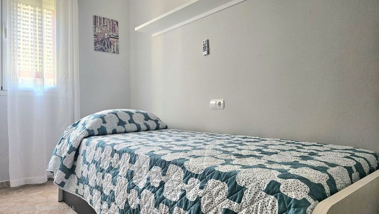 Apartment | Resale in Fuengirola in Fuengirola Others, Costa del Sol - Photo 5