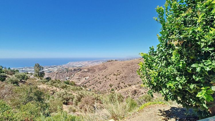 House | Resale in Arenas in Arenas, Costa del Sol - Photo 5