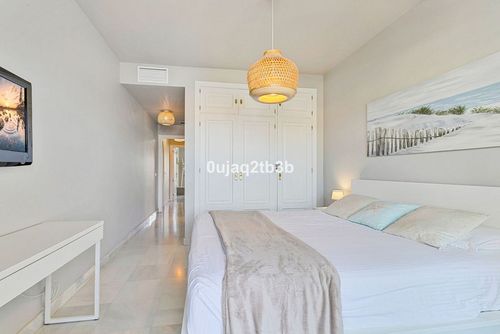 Apartment | Resale in Aloha — Aloha, Costa del Sol