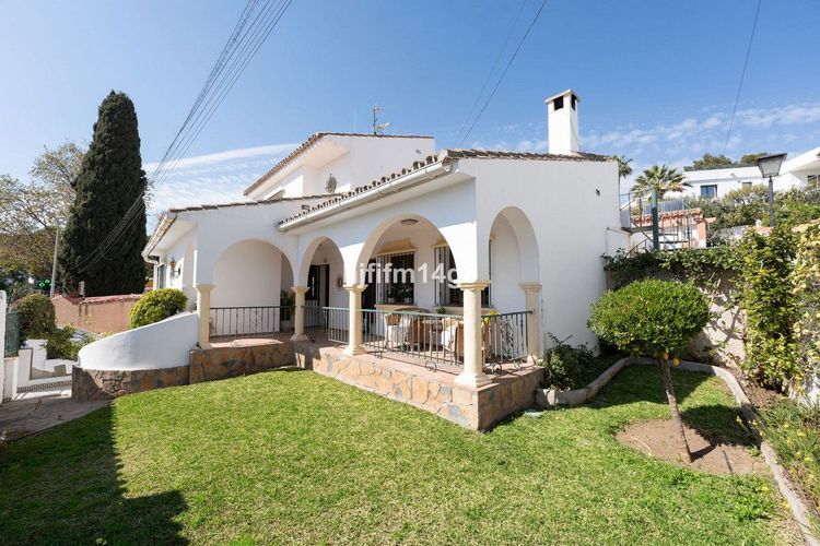 House | Resale in La Campana - Development photo 1