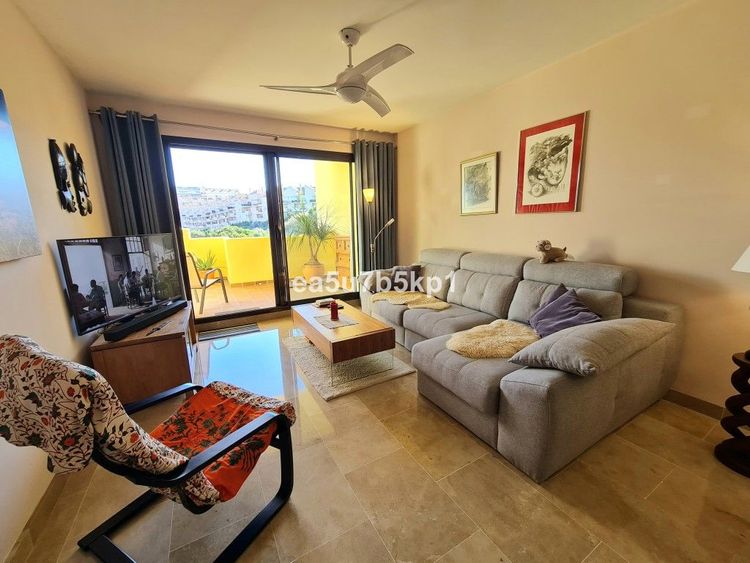 Apartment | Resale in La Duquesa in La Duquesa, Costa del Sol - Photo 4