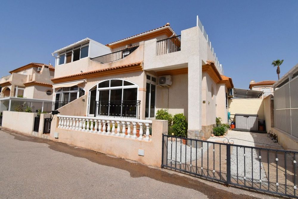 House | Resale in Playa Flamenca in Playa Flamenca, Costa Blanca - Main property photo