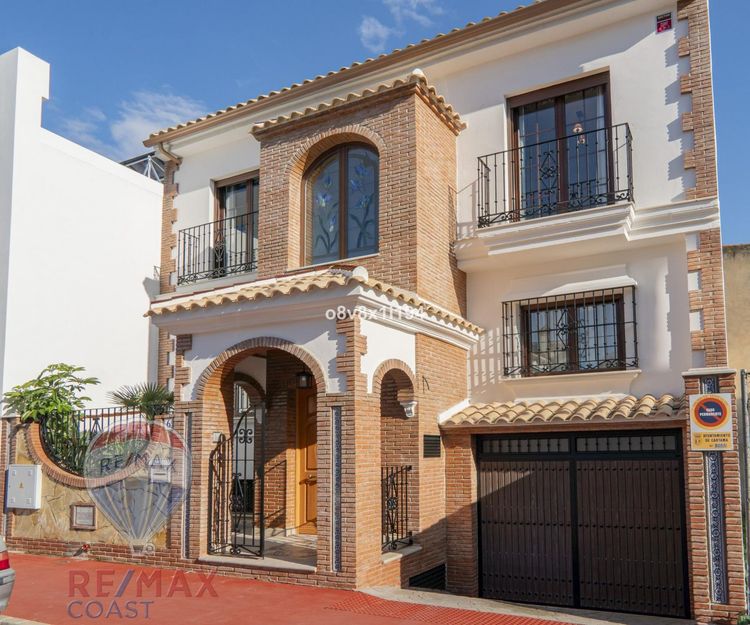 House | Resale in Cártama in Cártama, Costa del Sol - Photo 2