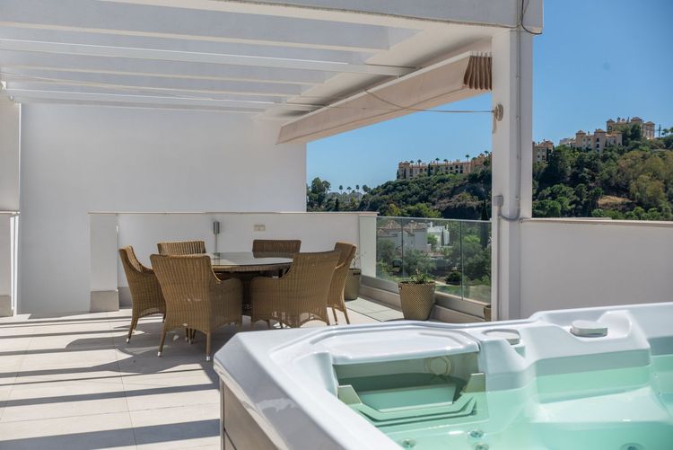 Penthouse | Resale in La Quinta Golf in La Quinta Golf, Costa del Sol - Photo 3