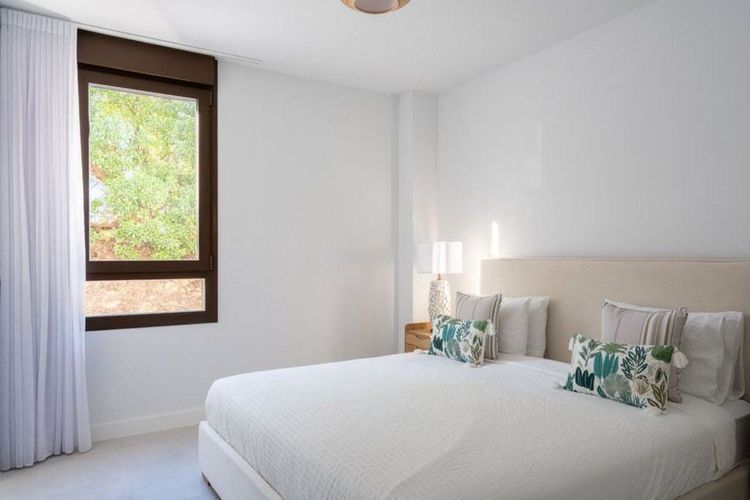 Apartment | Resale in Estepona in Estepona, Costa del Sol - Photo 5