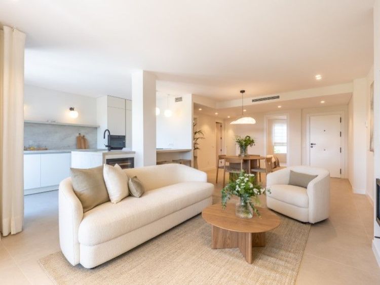 Penthouse | Resale in Benahavís in Benahavís Others, Costa del Sol - Photo 2