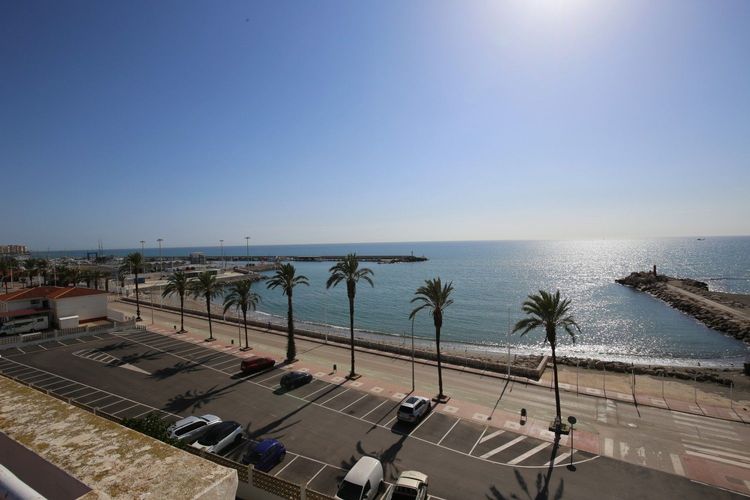 Apartment | Resale in Caleta de Vélez in Caleta de Vélez, Costa del Sol - Photo 3