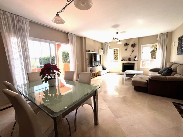 House | Resale in Mijas Costa in Mijas Costa, Costa del Sol - Photo 2
