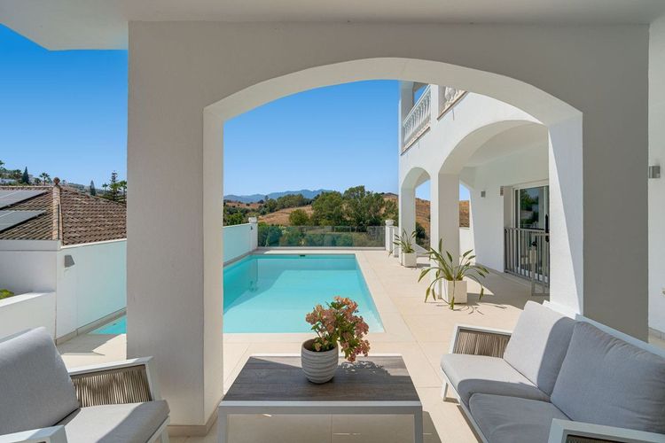 House | Resale in Mijas in Mijas Others, Costa del Sol - Photo 3
