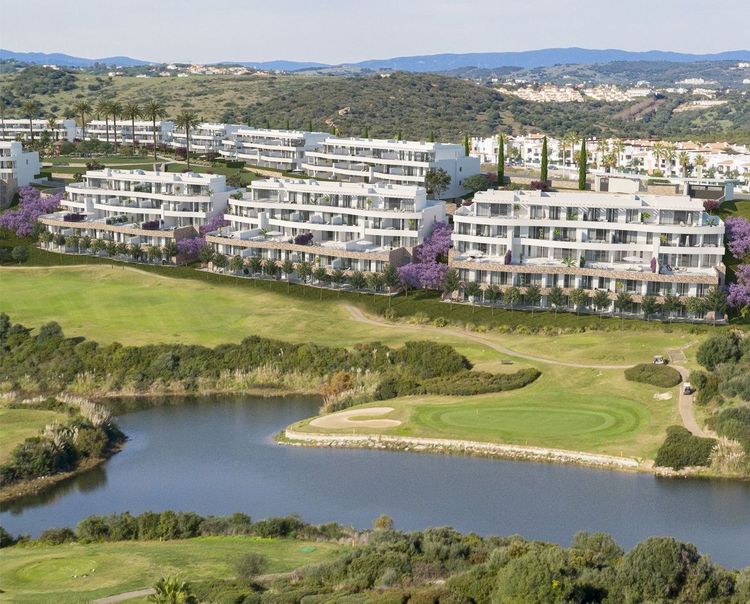 Apartment | Resale in San Roque in San Roque, Costa del Sol - Photo 2