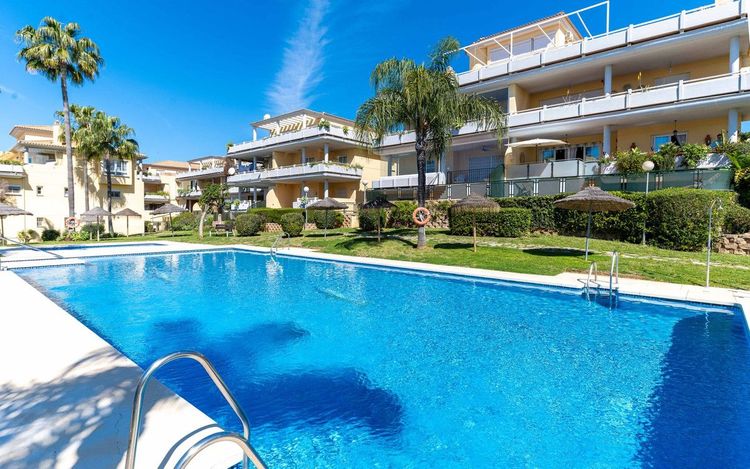 Apartment | Resale in Cabopino in Cabopino, Costa del Sol - Photo 3