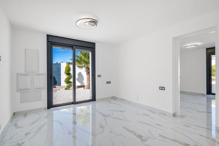 House | Resale in Rojales in Rojales, Costa Blanca - Photo 5