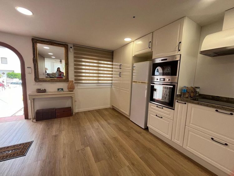 Apartment | Resale in Estepona in Estepona, Costa del Sol - Photo 5