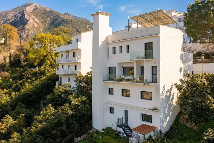 House | Resale in Istán - Development photo 1