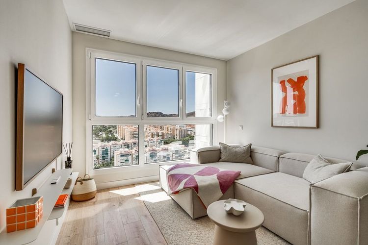 Apartment | Resale in Málaga Centro in Málaga Centro, Costa del Sol - Photo 3