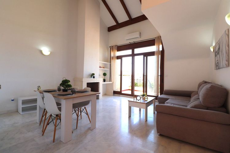 House | Resale in Algorfa in Algorfa, Costa Blanca - Photo 3