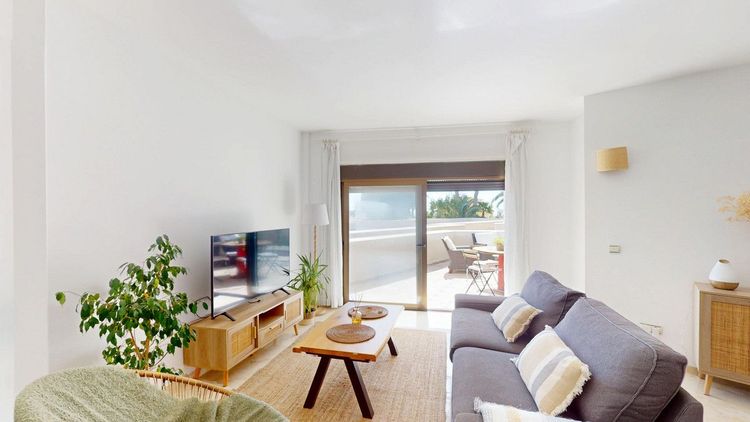 Apartment | Resale in Atalaya in Atalaya, Costa del Sol - Photo 5
