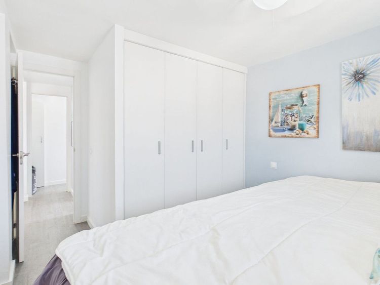 Apartment | Resale in Estepona in Estepona, Costa del Sol - Photo 5