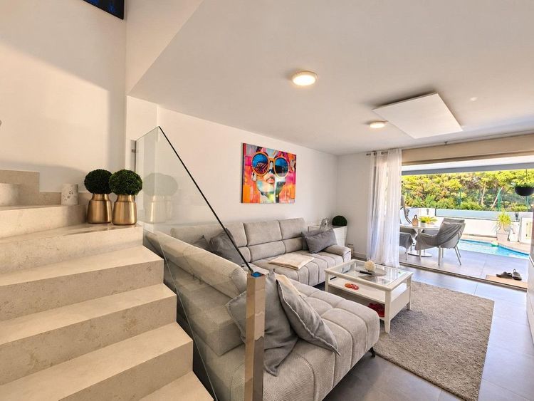 House | Resale in Mil Palmeras in Mil Palmeras, Pilar de la Horadada, Costa Blanca - Photo 5