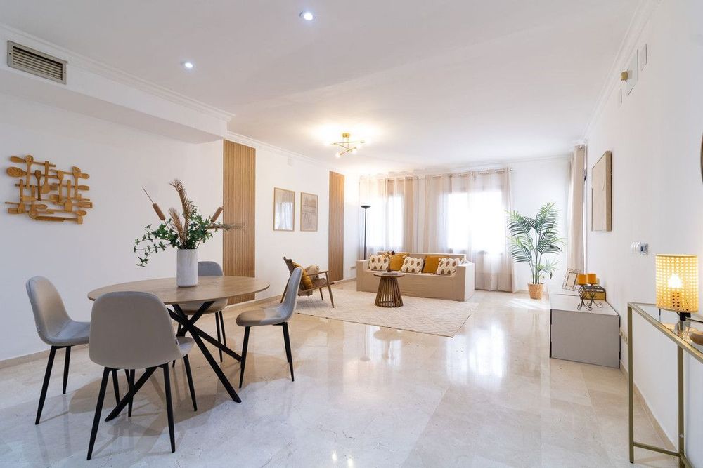Apartment | Resale in Puerto Banús in Puerto Banús, Costa del Sol - Main property photo