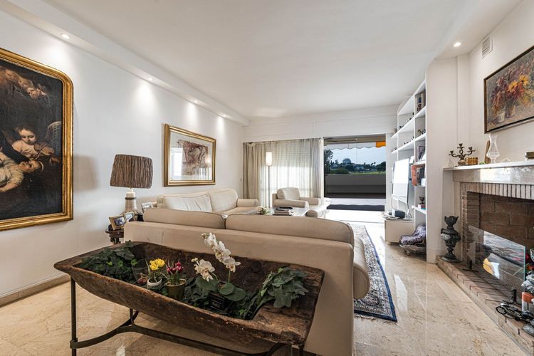 Apartment | Resale in Guadalmina Alta in Guadalmina Alta, Costa del Sol - Photo 5