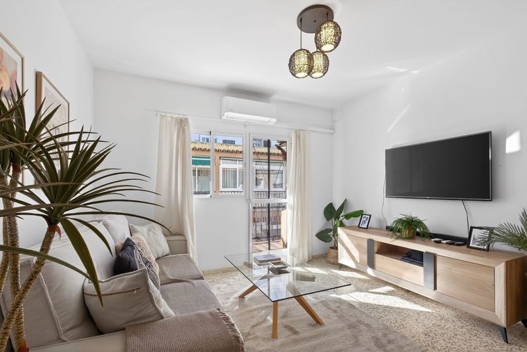 Apartment | Resale in Fuengirola in Fuengirola Others, Costa del Sol - Photo 3