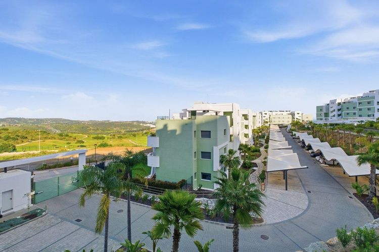 Apartment | Resale in Calanova Golf in Calanova Golf, Costa del Sol - Photo 5