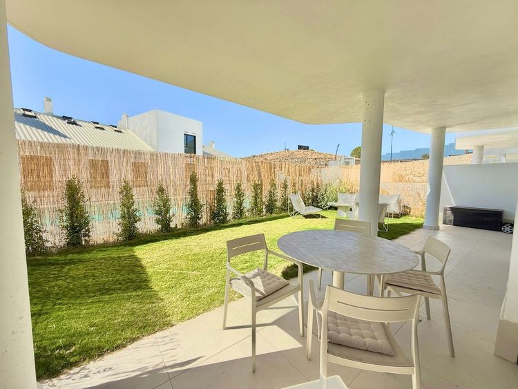 listing card gallery