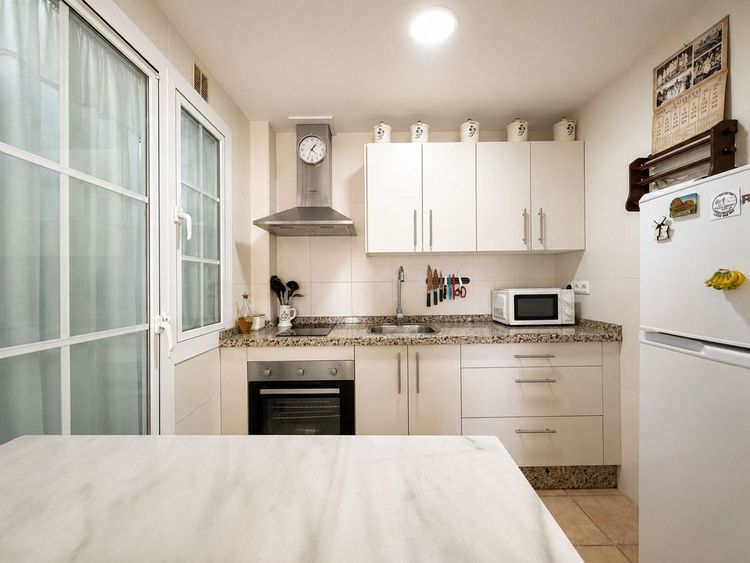 Apartment | Resale in San Luis de Sabinillas in San Luis de Sabinillas, Costa del Sol - Photo 4