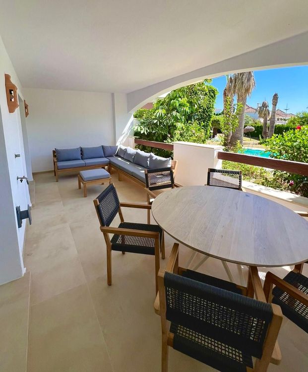 listing card gallery