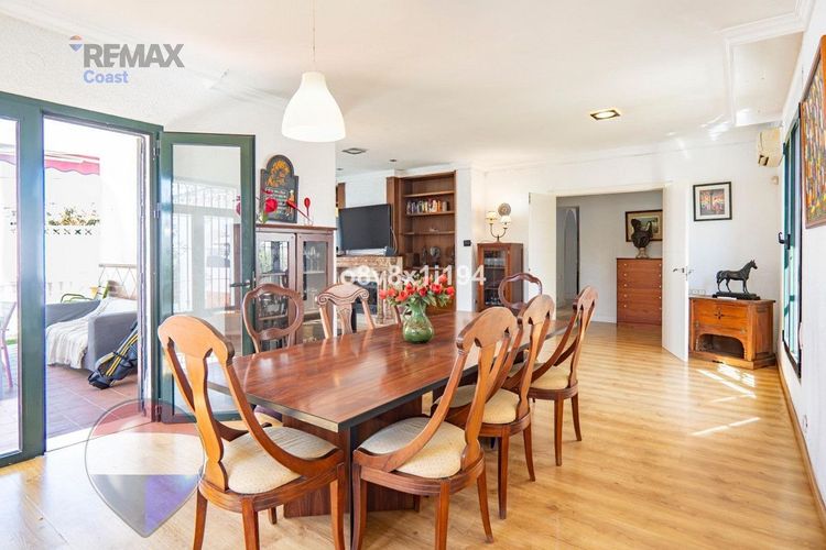 House | Resale in Rincón de la Victoria in Rincón de la Victoria, Costa del Sol - Photo 5