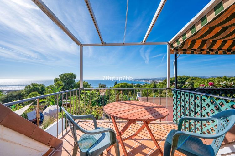 House | Resale in Estepona - Development photo 1