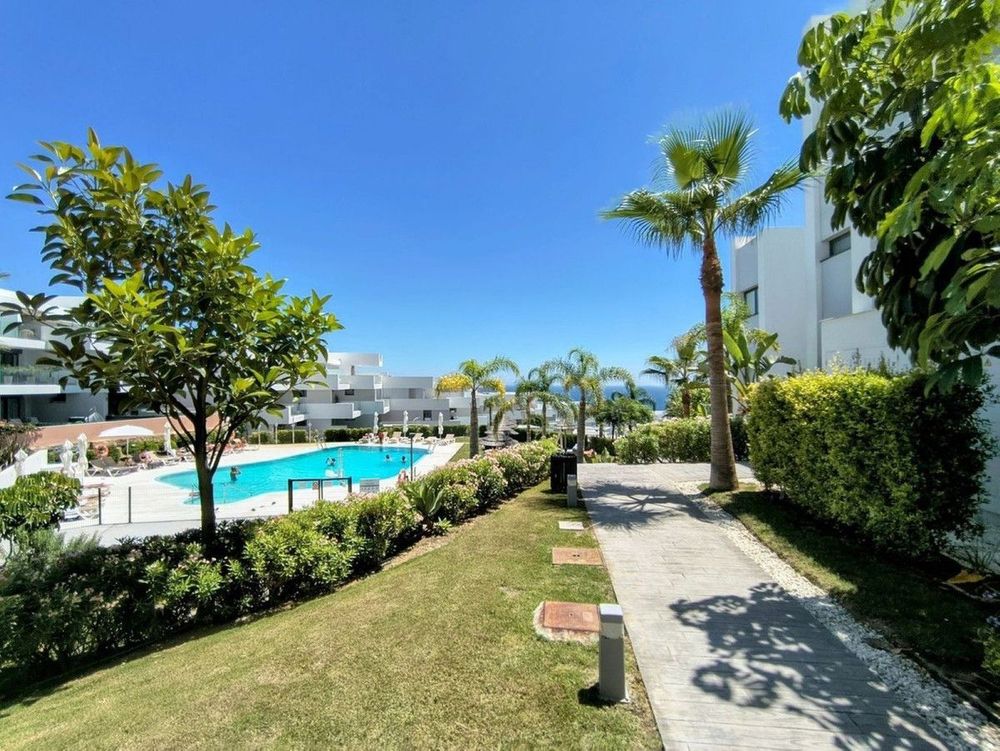 Apartment | Resale in La Duquesa in La Duquesa, Costa del Sol - Main property photo